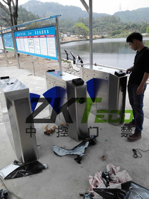 中控門禁公司在天河區(qū)安裝指紋翼閘、輥閘